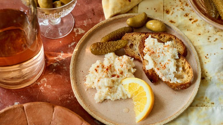 Courgette and goat's cheese fritters